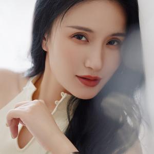 万美汐