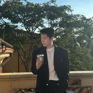 张诗博(记录美好生活)