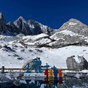 丽江玉龙雪山大理泸沽湖香格里拉梅里一日游