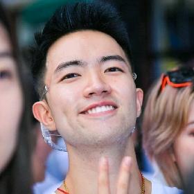 猛男阿凯奇幻之旅（环球旅行版）