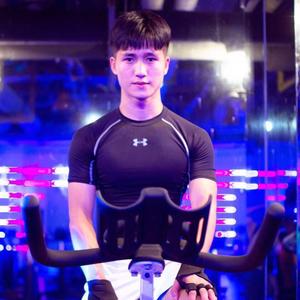 谢鹏飞花式动感单车