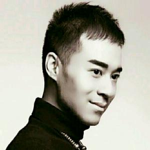 毋点点·文化摆渡人