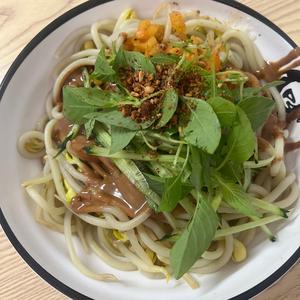 卖格拉条的小姐姐